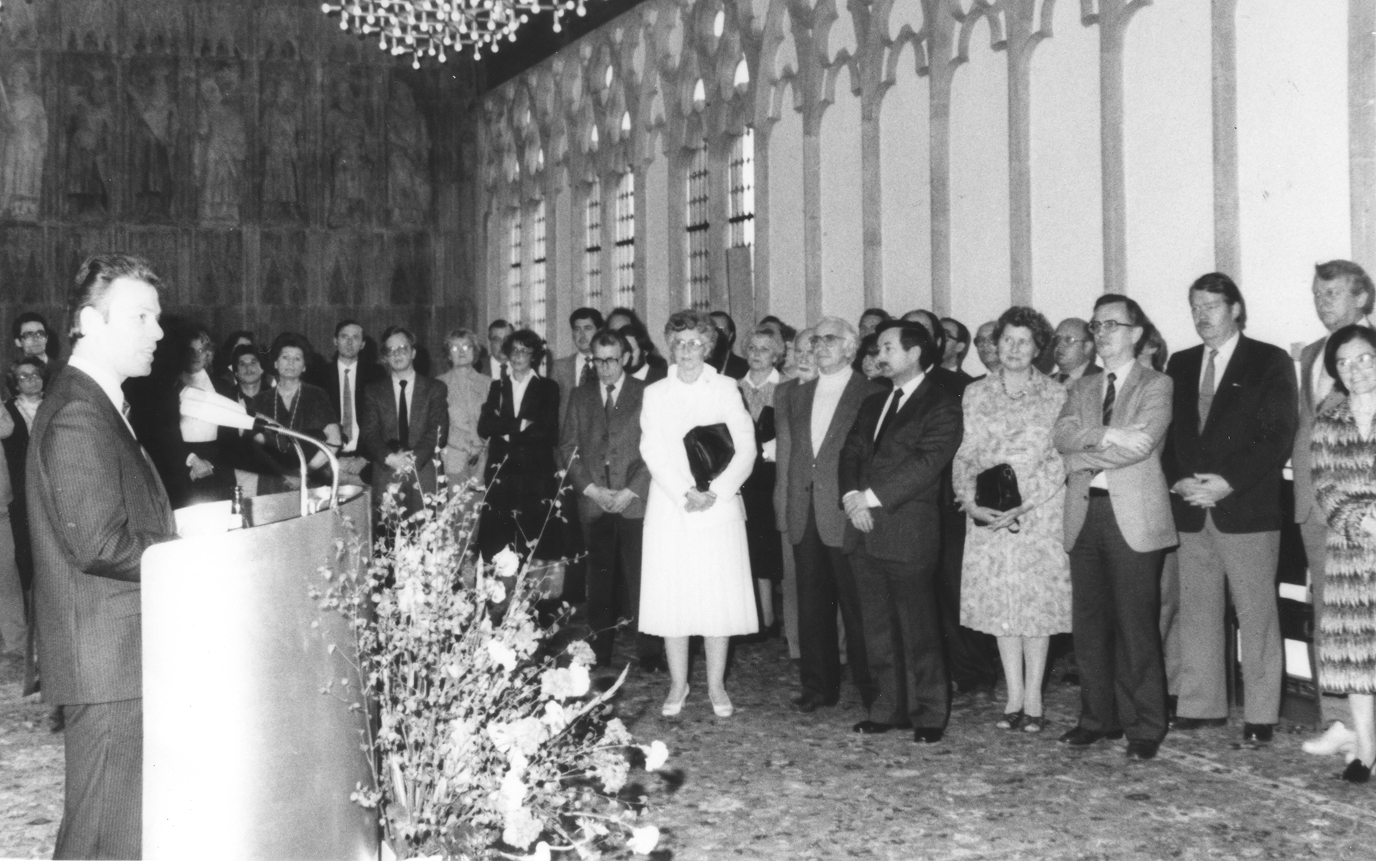 Marianne Englert (in weiß) 1982 in Köln beim Empfang der Stadt (mit Seeberg-Elverfeldt Höpfner Frau Reese Lotichius Herr Reese)